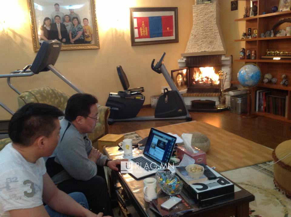 Дуучин Д.Болд ерөнхийлөгчийн гэрээр зочилжээ